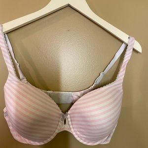 Victoria’s Secret lined perfect coverage bra 38D